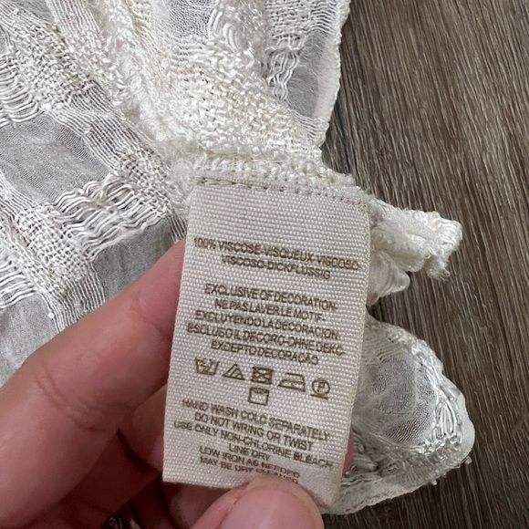 New Romantics Flower Bud Embroidered Tunic - Picture 10 of 11